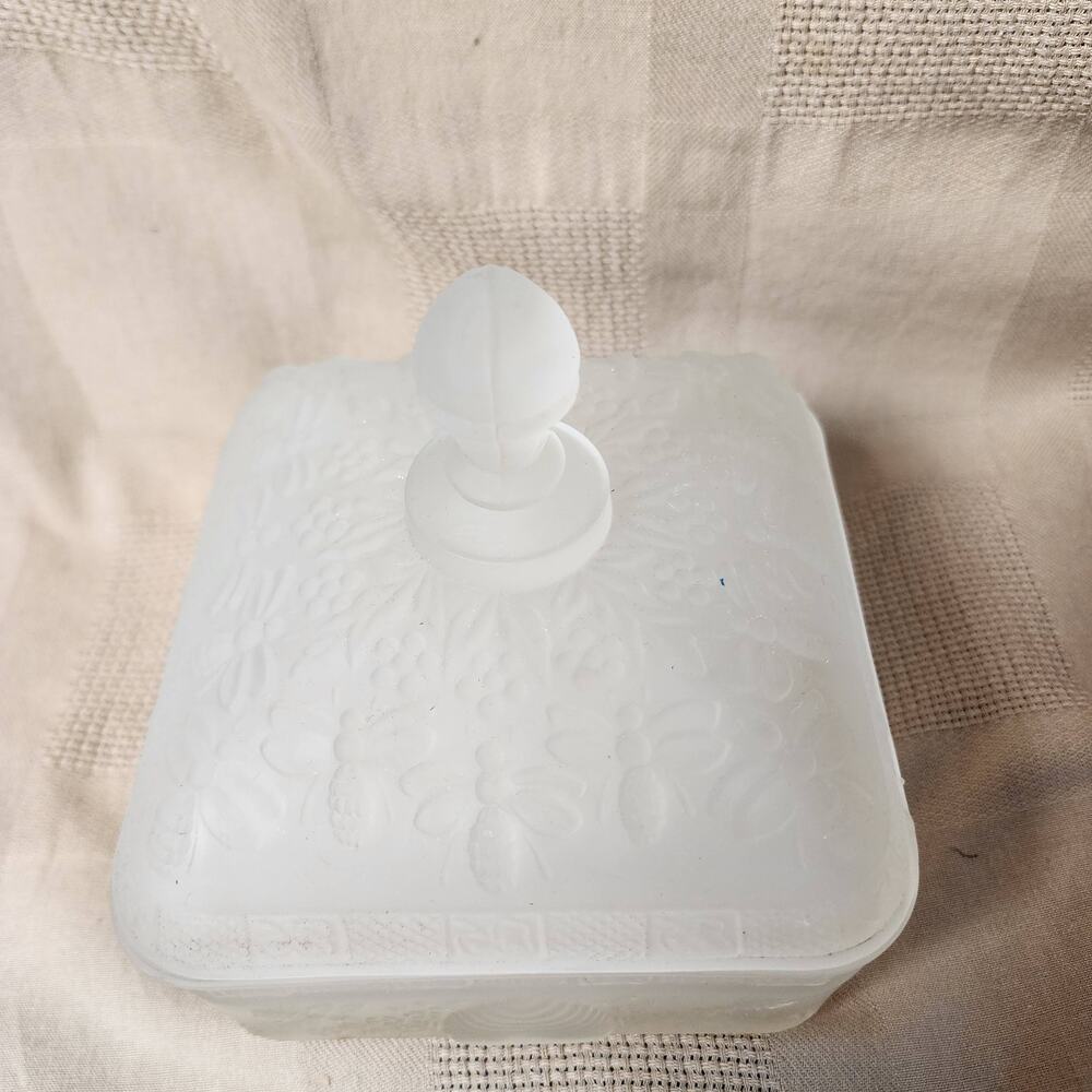 Vintage Indiana Tiara Bee Footed Honey Box Clear Satin Candy Trinket Dish